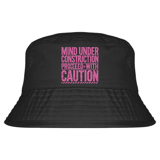 Bestickter Hut: "under construction"